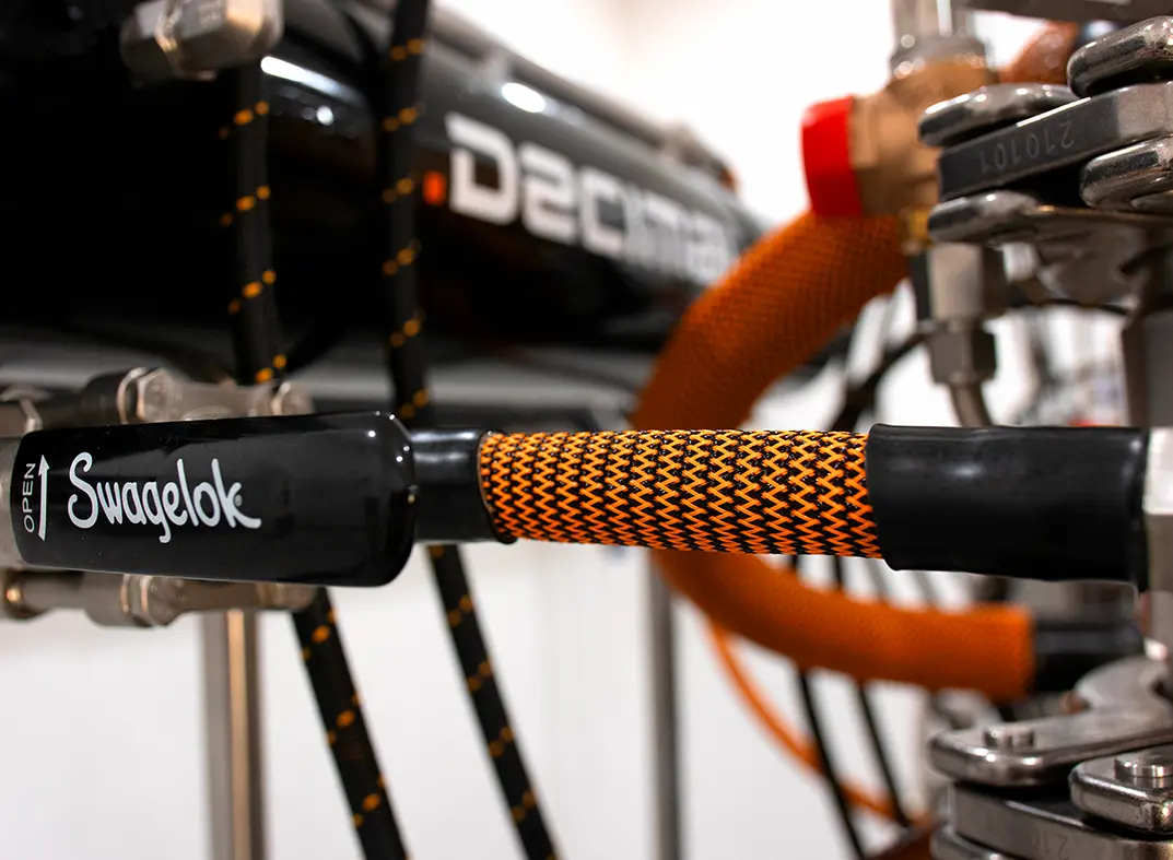 5.HX Hydrocarbon Extractor - Swagelok - Decimal Engineered Systems